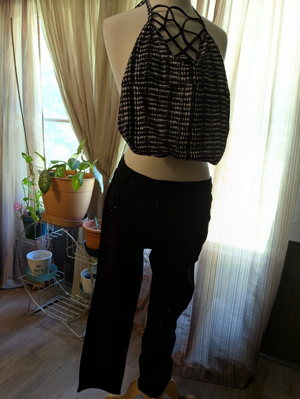 NWOT Women’s Black Patterned Pants embellished With Rhinestones